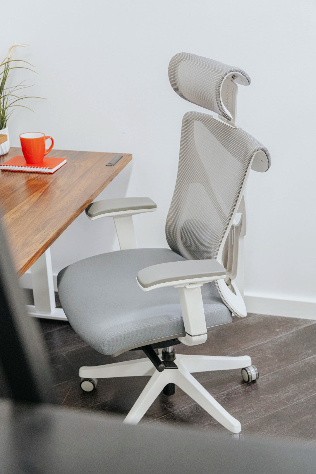 Luxurious Office Chairs with Unique Fabrics for Comfort